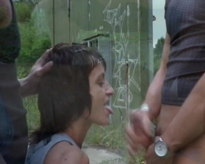 BB Video - Vintage Story: ドイツのアマチュアティーンスリーサム FMM屋外で大きな胸 ブルネットDP