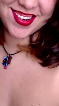 Fetiș pentru fum și țigări cu sex oral senzual inclus