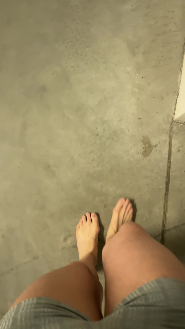 Feet: Berjalan Tanpa Alas Kaki Di Mana-mana