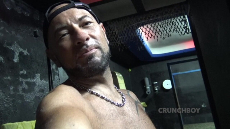 Crunch French bareback porn: Fucked in Backtroom in Madrid