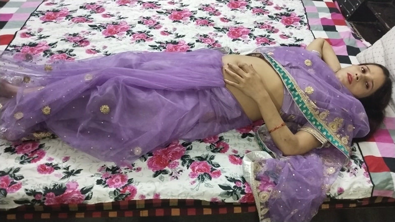 Indian Muslim Couple: Indian Wife’s Mesmerising Charm Her Husband Can’t Look Away