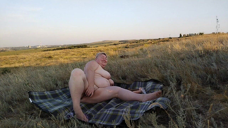 Zona901: Пума мастурбирует на улице