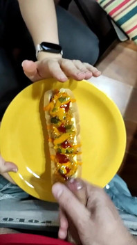 Халтура! Минет и сперма на Her Frankfurter! (и черные джинсы)