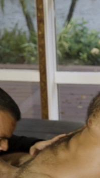 Diego Sans buší do damien cross' díry bez kondomu