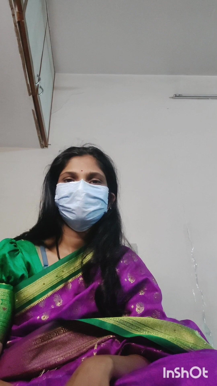 Desishycouple: Desi Bhabhi Shivani Kåt i Rosa Sari.