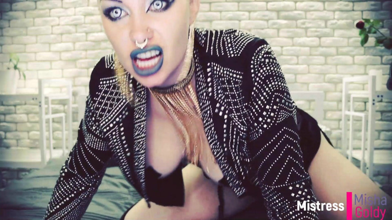 Goddess Misha Goldy: 一边吮吸新情人的大鸡巴一边吹箫你的前女友