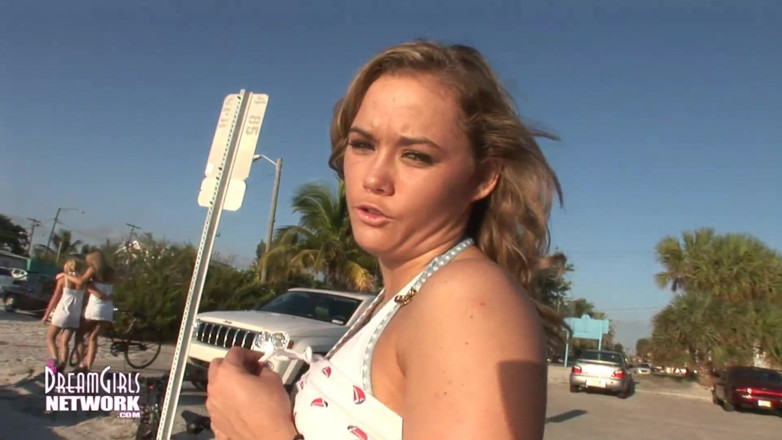Dream Girls: Teens und heiße freundin ziehen blank, tampa