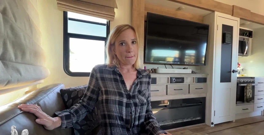 Jane Cane: My Stepsister in Need of a Stunt Cock