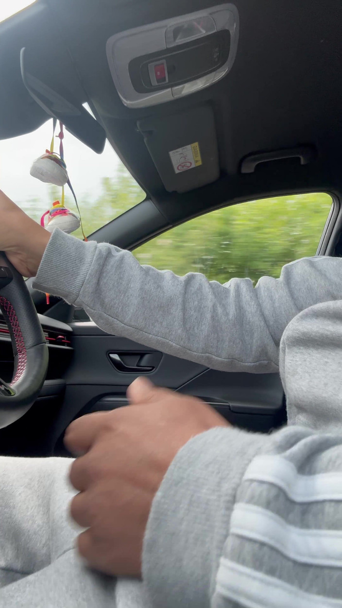 Hot dick in your ass: Stiefvader werd geil tijdens het rijden naar huis