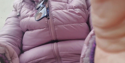 Nicoletta Embassi: Nicoletta toma banho com todas as suas calças de ioga...