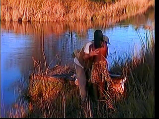 Fuck me Hard: Klasický bílý hřebec dostane BJ od africké děvky a pak šuká...