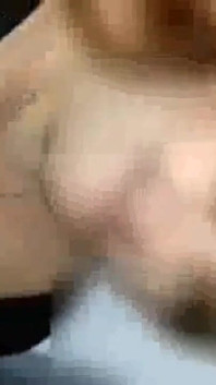 Blowjob di tempat kerja