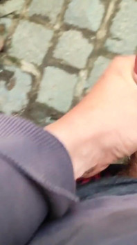 Pov: xuất tinh ngoài trời