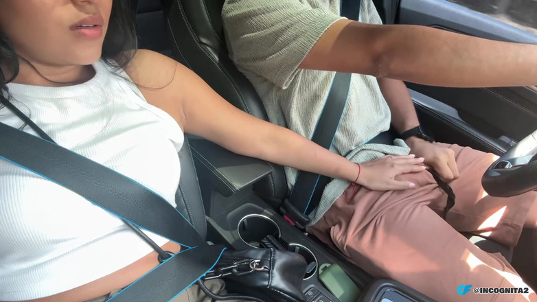 Solo_incognita: Ma copine me suce toute la bite en conduisant