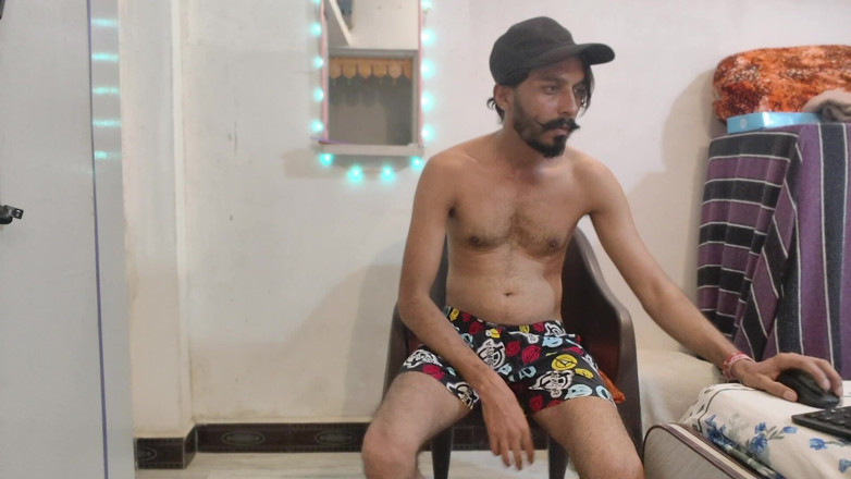 UltraHotBoy69: Spettacolo Ultra Hot in Solitaria Con Faccia