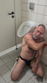 Bathroom Cruising