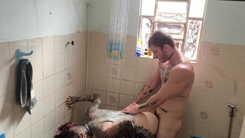 Carmona's films: Gros cul sous la douche