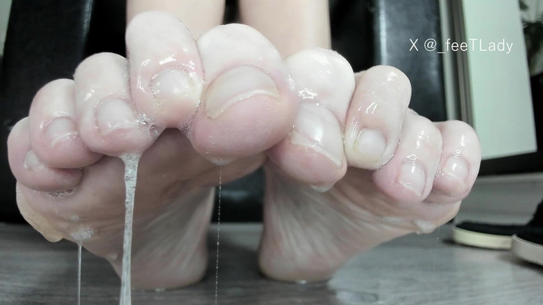 Feet lady: Velká plivka