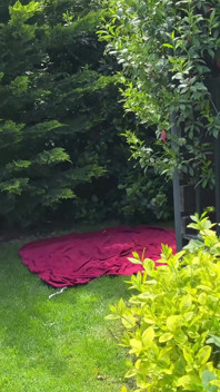 Dietro le quinte! Marito cornuto lussurioso filma la ragazza Sasha Page che fa pipì in bocca a sua moglie Oksana Katysheva!