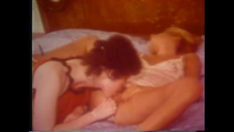 Vintage Megastore Full hd: रंडी एक दूसरे को चाटती है