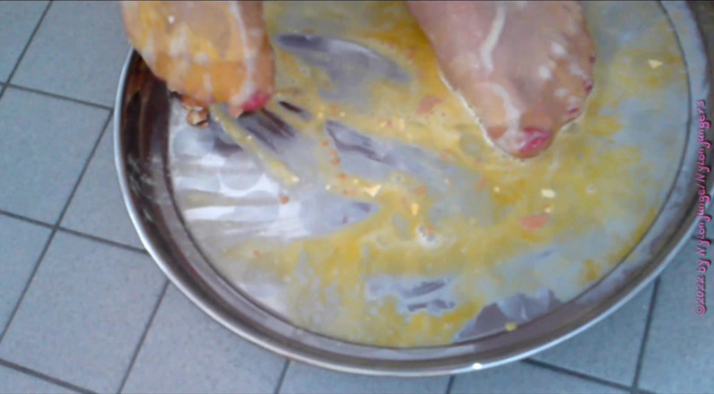 Carmen_Nylonjunge: Crush the raw eggs and piss ** nylon foot crushing **