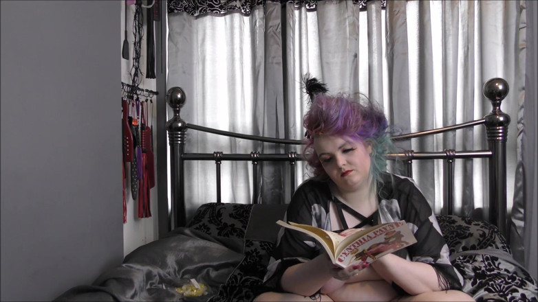 Mxtress Valleycat: Breakfast in Bed