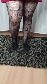 [4k] Patterned Pantyhose and Red Mini Skirt Try on