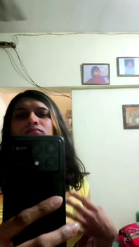 Zoya Shezadi Full Enjoy Happy Valentine's Day with My Hair Brush Today Because I'm Single Now