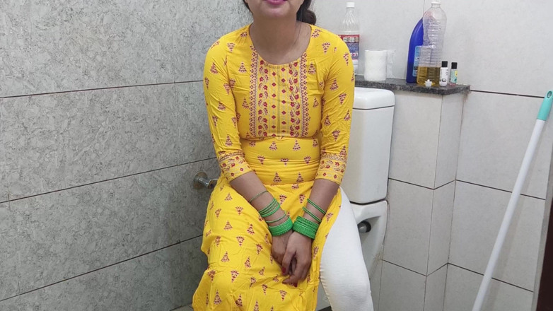 Saarabhabhi6: Indian Hot Step Mother Fucked Step Son Dirty in Washroom...
