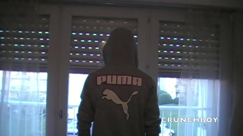 Crunch Boy: Assan futută prin surprindere de vedeta porno Brice Farmer