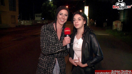 EroCom: Junge schlampe lässt einen fremden typen sie bei einem porno-casting...