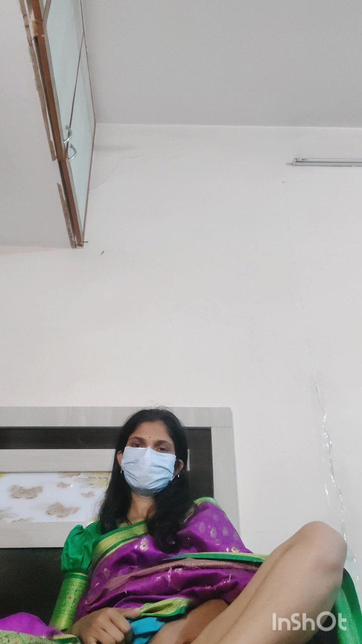 Desishycouple: Indiana Shivani com tesão em sari rosa Vídeo completo.