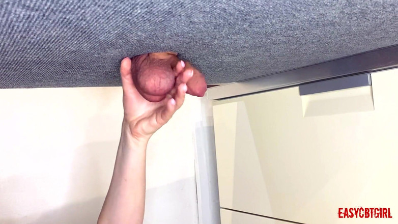 AnnyCandyPainboy: Mestra aponta o dedo nas bolas e as com o...