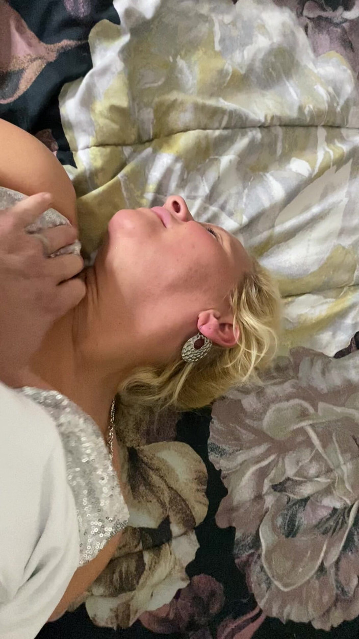 Sexy play girl studio: 파티 전에 발정난 더러운 밀프