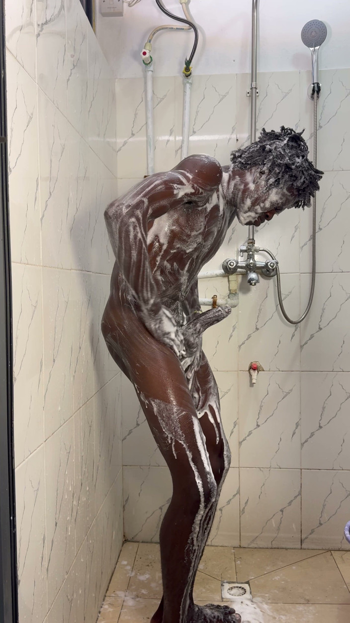 Blacked sauce: Venha Tomar Um Banho E Se Masturbar Comigo