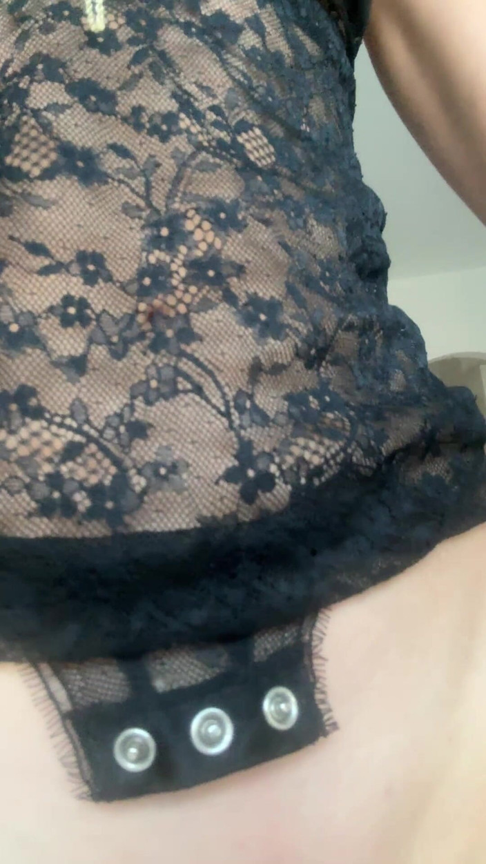 Gina Gerson: 솔로 더티 토크의 솔로 스트랩