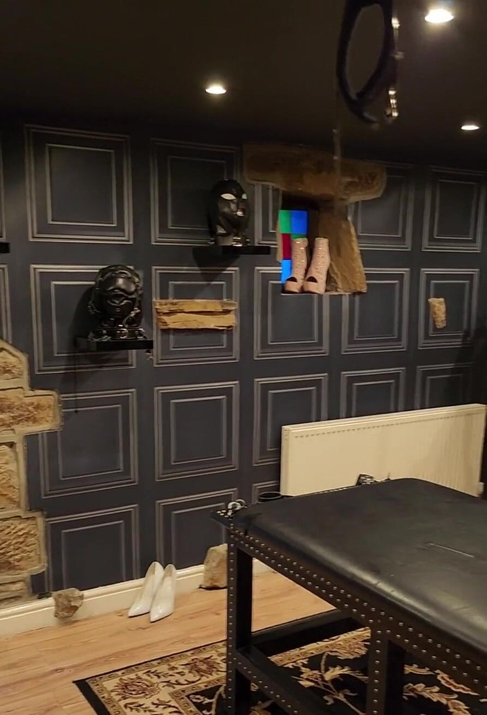 JessicaXD: 现在我在哪里坐下？