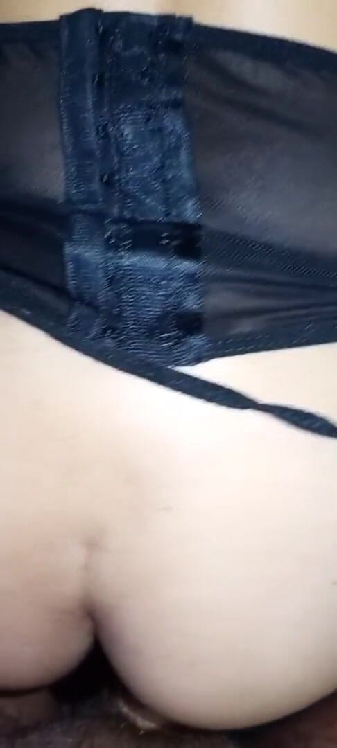 Mxfun30: Milf fodendo um pau de quatro com lingerie, movendo a...
