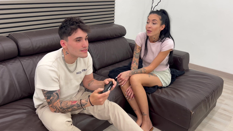 Papi Rodriguez: Saya memusnahkan vagina MILF Itali dengan wajah slutty - Silvia Preslar