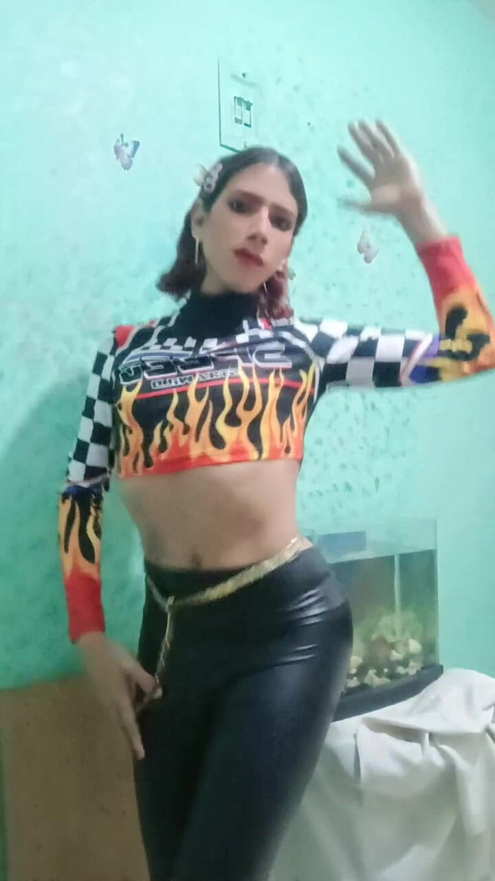 Femboy from Colombia: 앞으로 다가올 새로운 것을 보세요