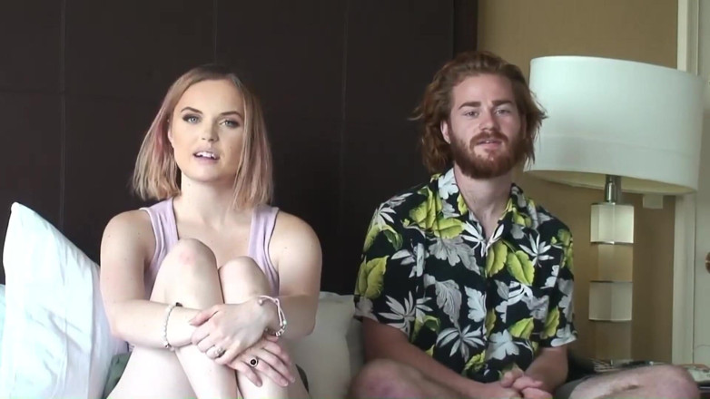 Video Wonderland Productions: River Fox suka berkongkek