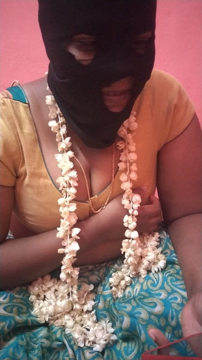 Benita sweety: Tamil Sex Stories Reading by Female Stepmother