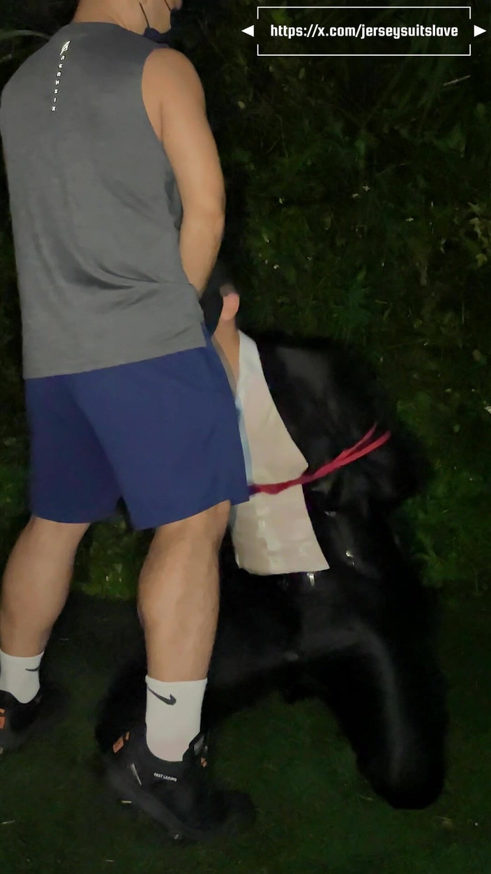 Human Urinal: Костюм бореться з соромом і приниженням у дикій природі