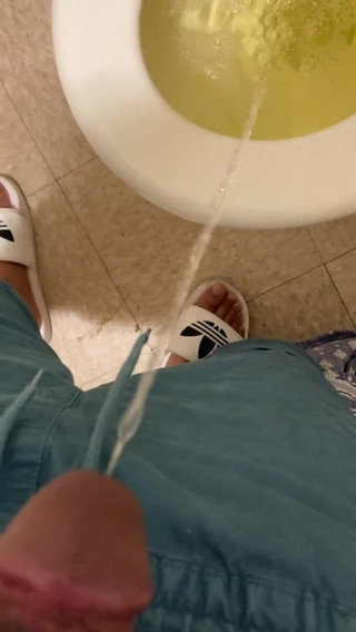 Xooshua (xblue18): Čůrala jsem do své kamarádky