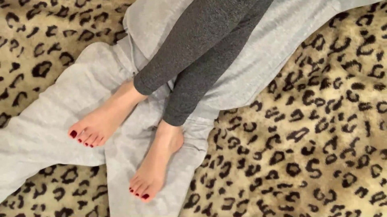 Petite Princesses Femdom: LifeStyle femdom - Amateur home female domination (facesitting in leggings, trampling, spitting)...