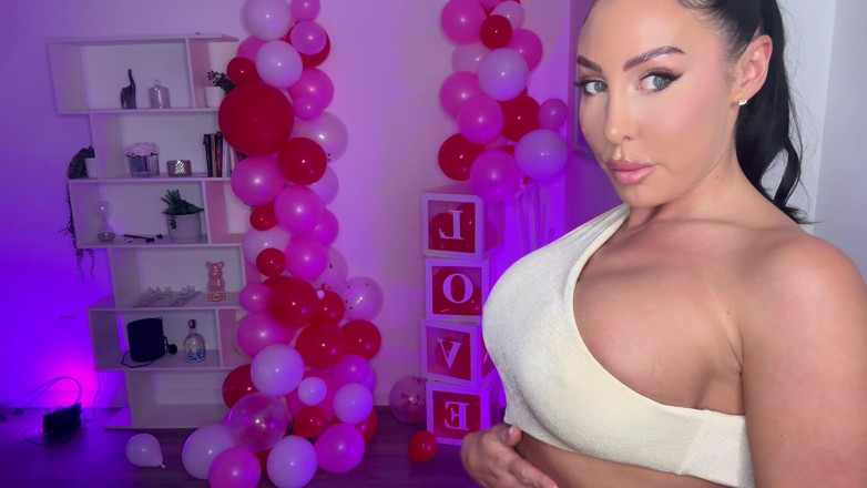 Mila Amora: カックの夫がバレンタインの衣装を選ぶ
