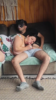 이 대물 자지 위에 앉아 있는 Morbid Cuckold Camera Raw 01 - 3 캠