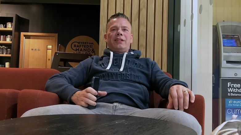 NakedFoxx: Berani coli di kedai kopi yang sibuk - muncrat intens di...