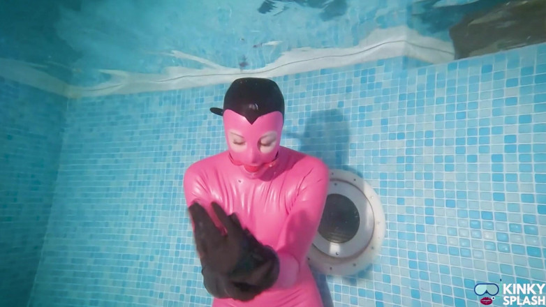 UKCuteGirl Lucy Lauren: Hooded Latex Slave Weighted Underwater Control