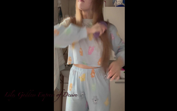 Lily, Goddess of Desire: Perfect Teen Striptease